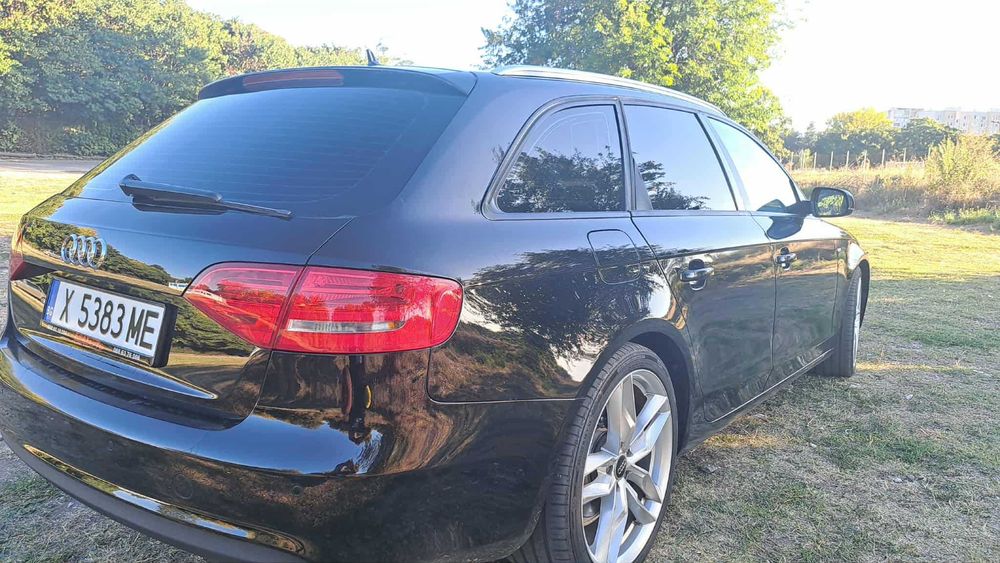 Продавам Audi A4 2012