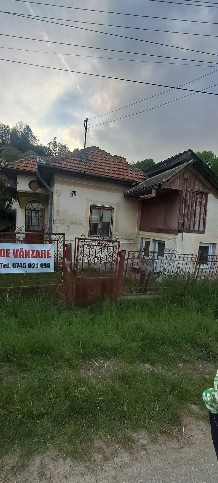 Teren +casa veche de vanzare zona Câmpulung