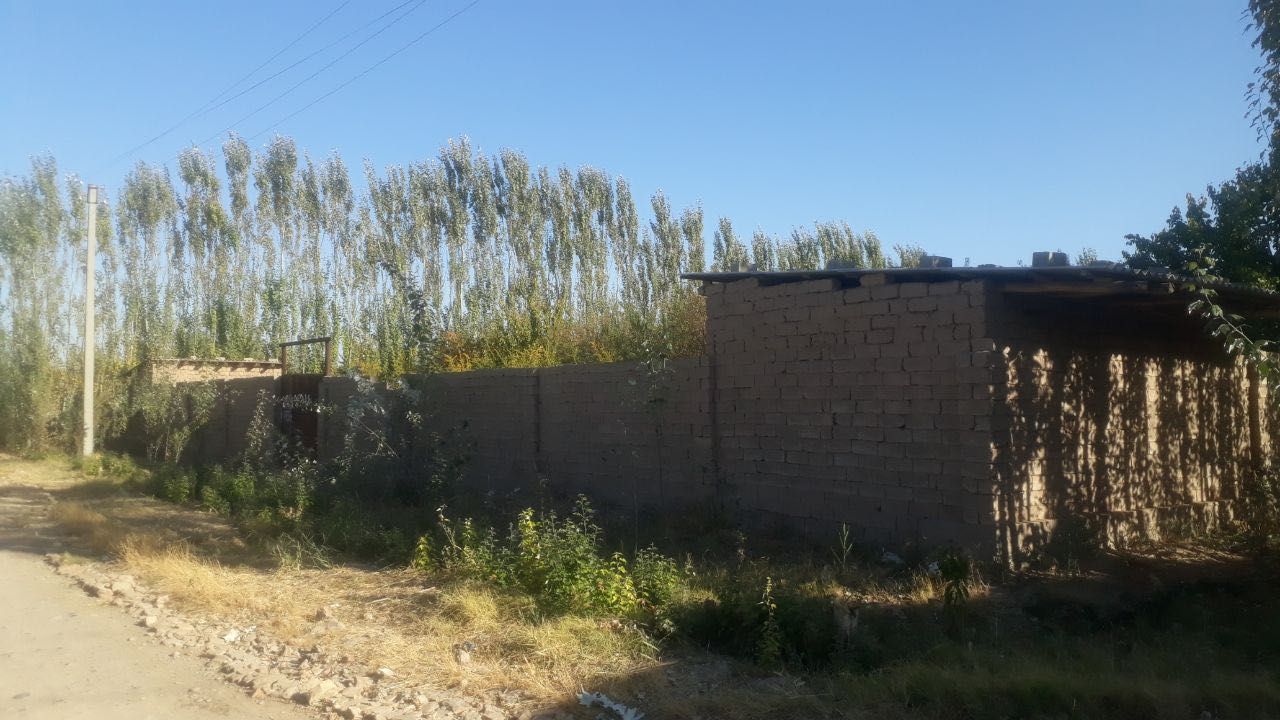 Yer uchastka 4ta yer uchastkasi 6sotixdan 24 sotix sotiladi