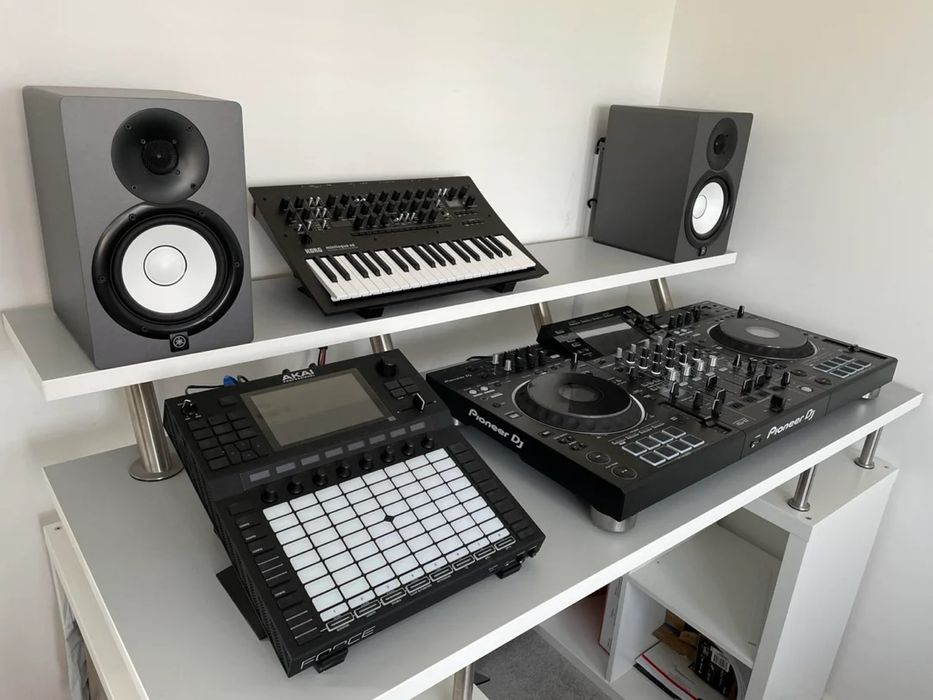 Monitoare studio Yamaha hs7 gri