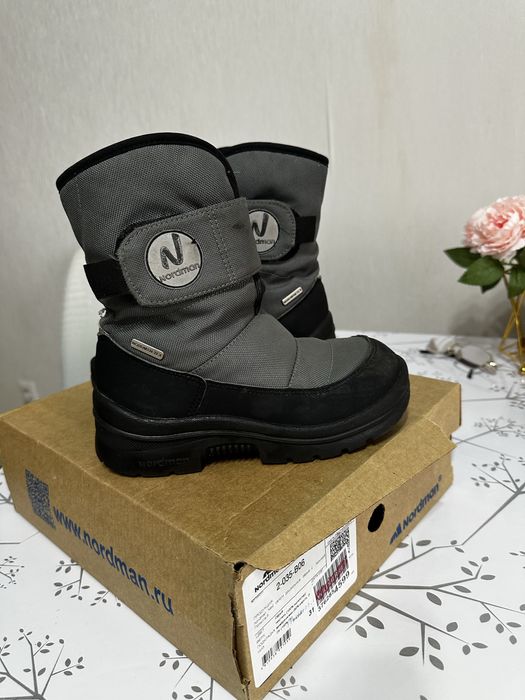 Продам зимние детские сапоги.