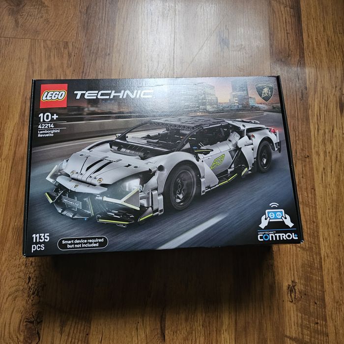 Lego Rechnik Lamborgini Revwelto.