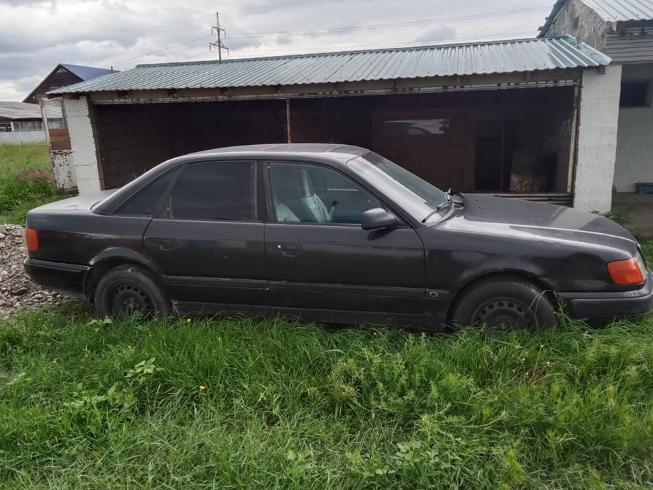 Продам машину Audi 100