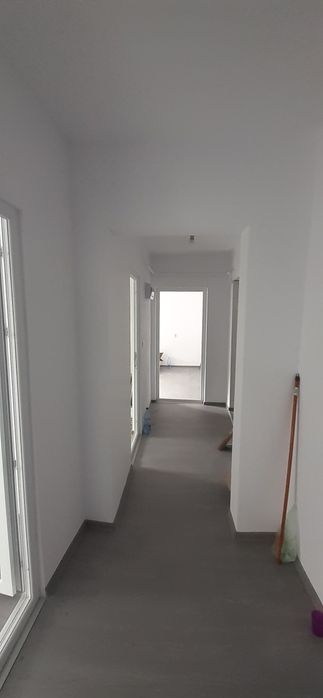 Vând apartament renovat