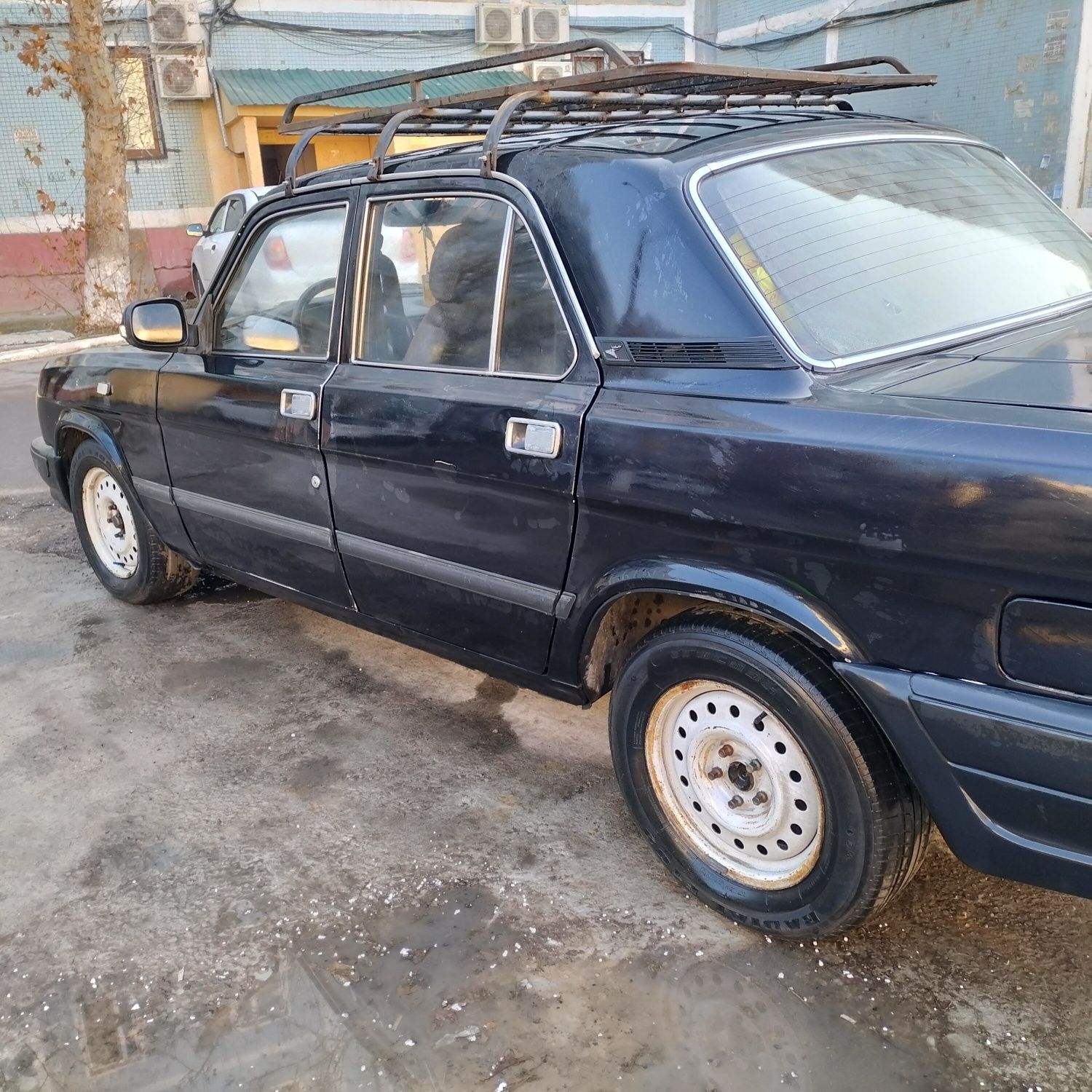 GAZ 31 10 volga yili 2001