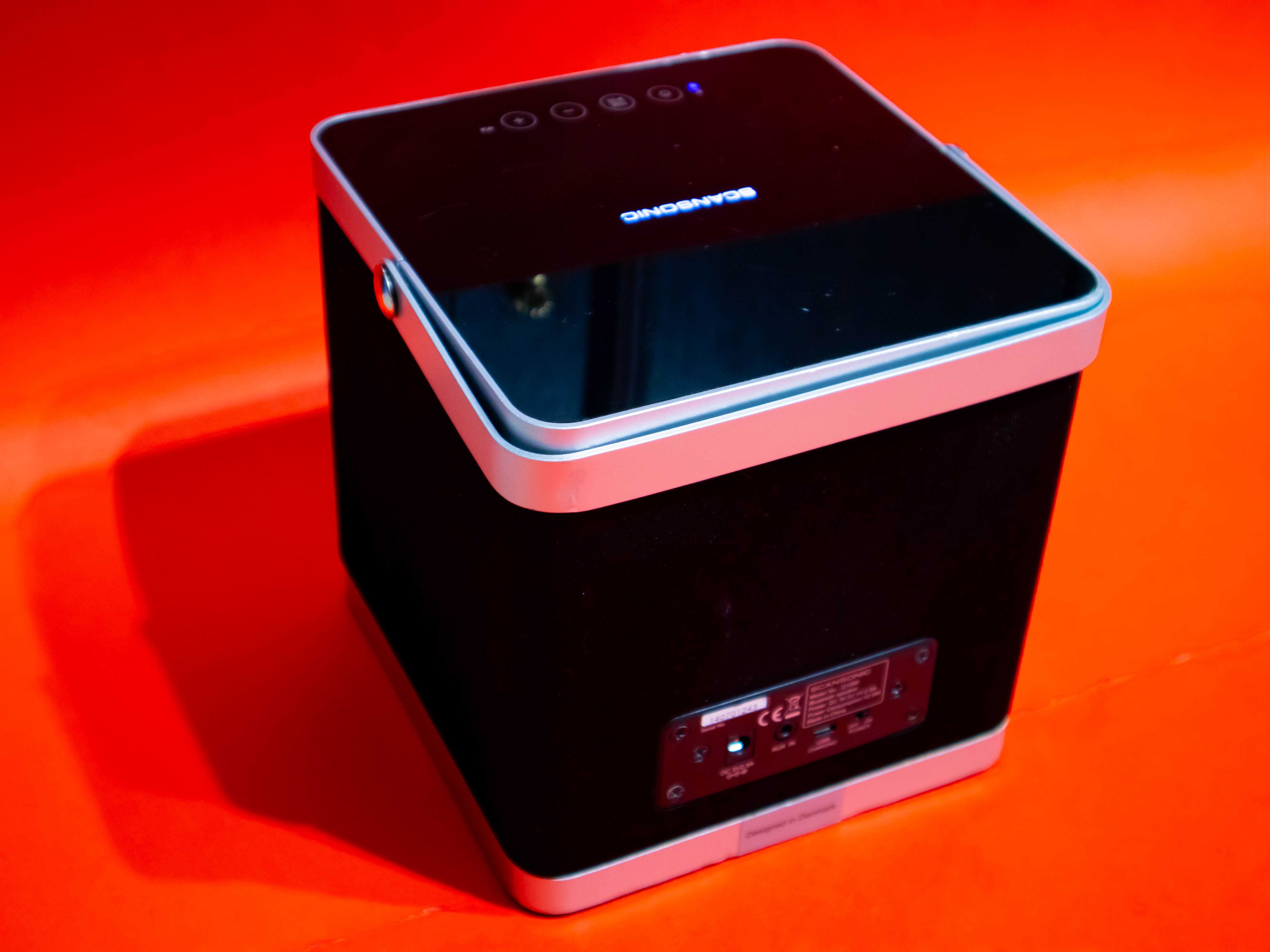 Scansonic Q1000 мощна Bluetooth колонка 35W пик, 3 говорителя, бас