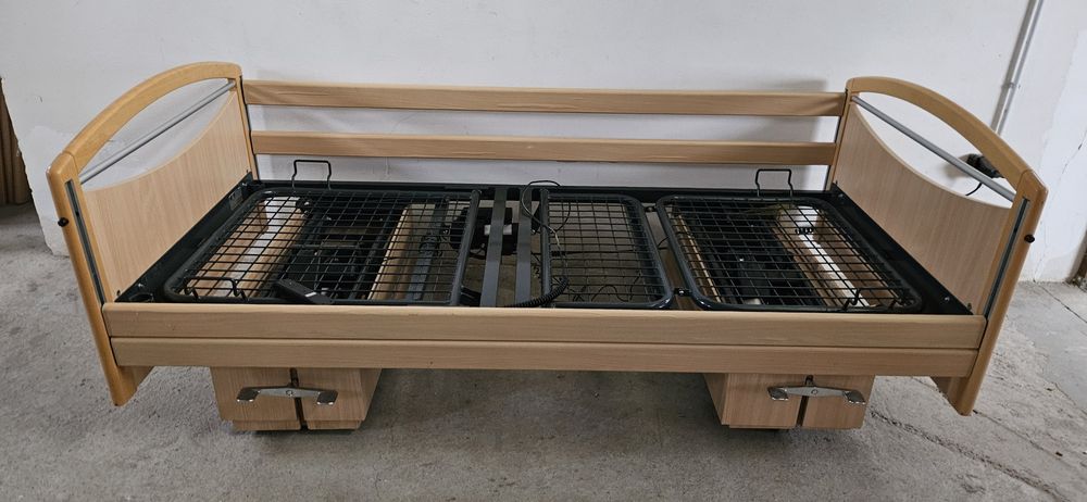 Pat cu telecomanda electric spital