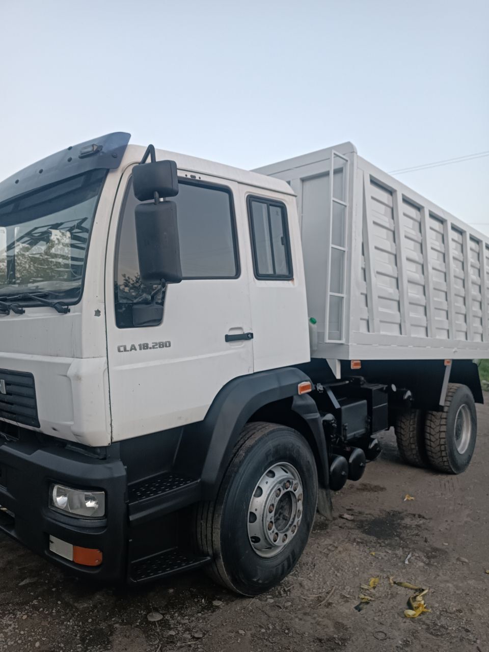 Man cla 280 samosval sotiladi