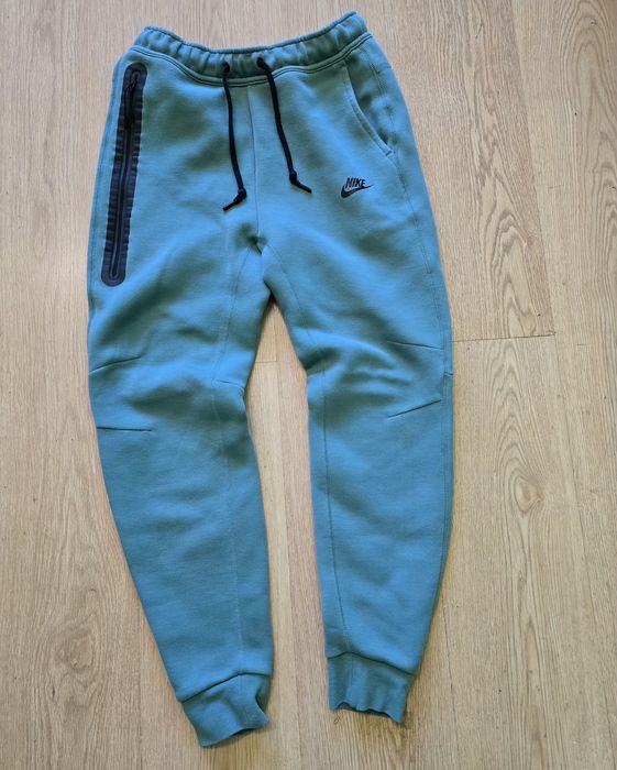 Nike Tech Fleece Size S