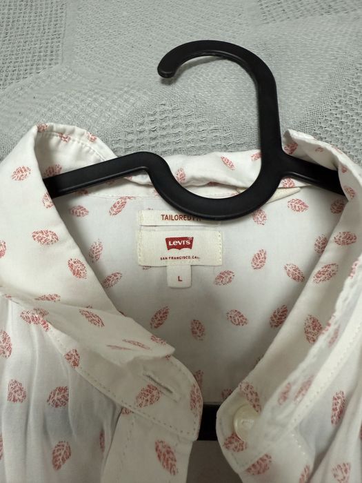 Риза Levi’s, в отлично състояние, размер Л