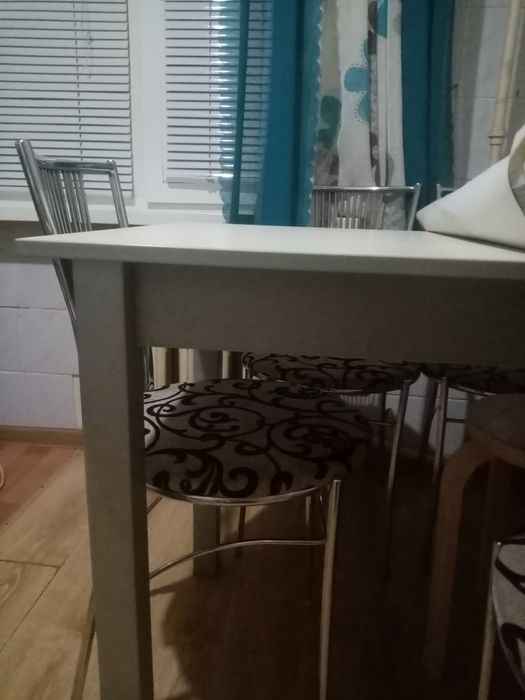 Продам стол для кухни