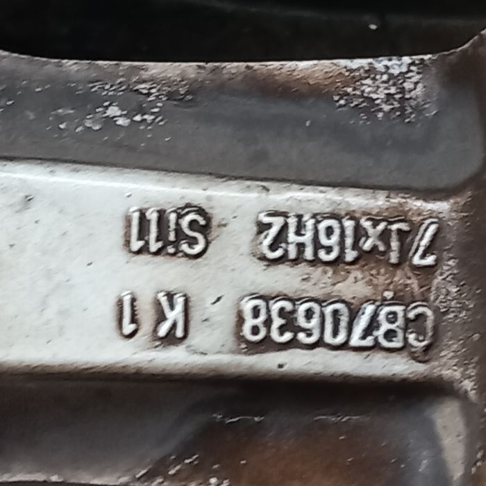 Vând  jante  cu cauciucuri pret 750lei