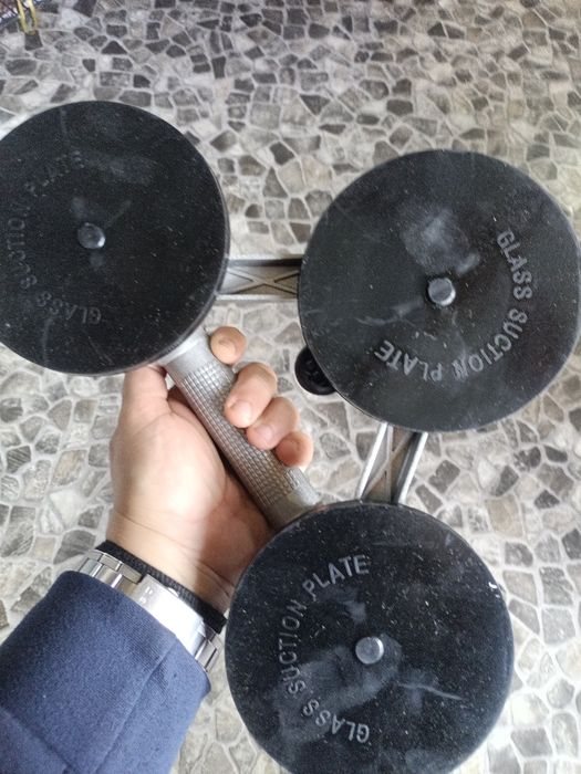 Инструмент за захващане на стъкло на автомобил, дограма и стъклопакети