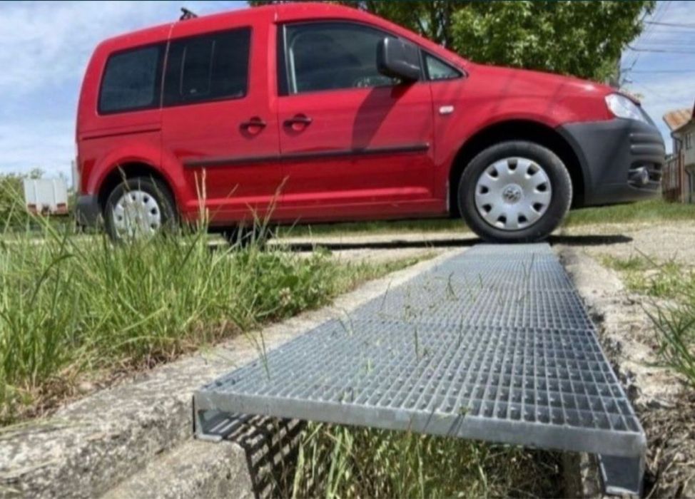 Trepte zincate rezistente pentru scări metalice