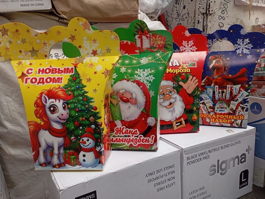 новогодний коробки