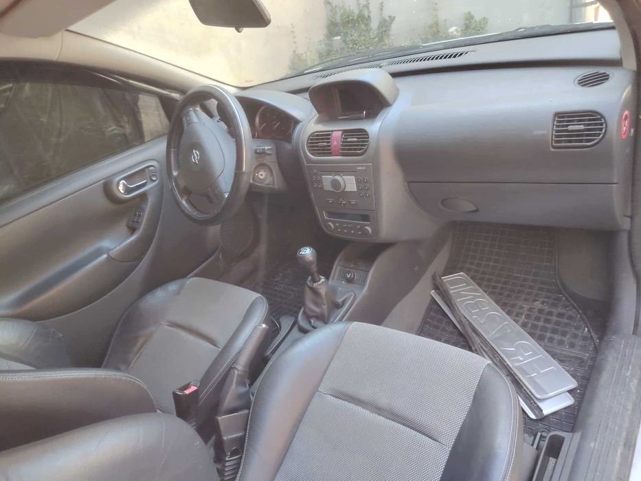 Vand sau dezmembrez Opel Corsa C