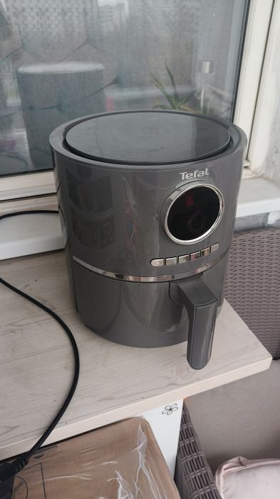 Airfryer tefal folosit de 3 ori. Aproape nou,