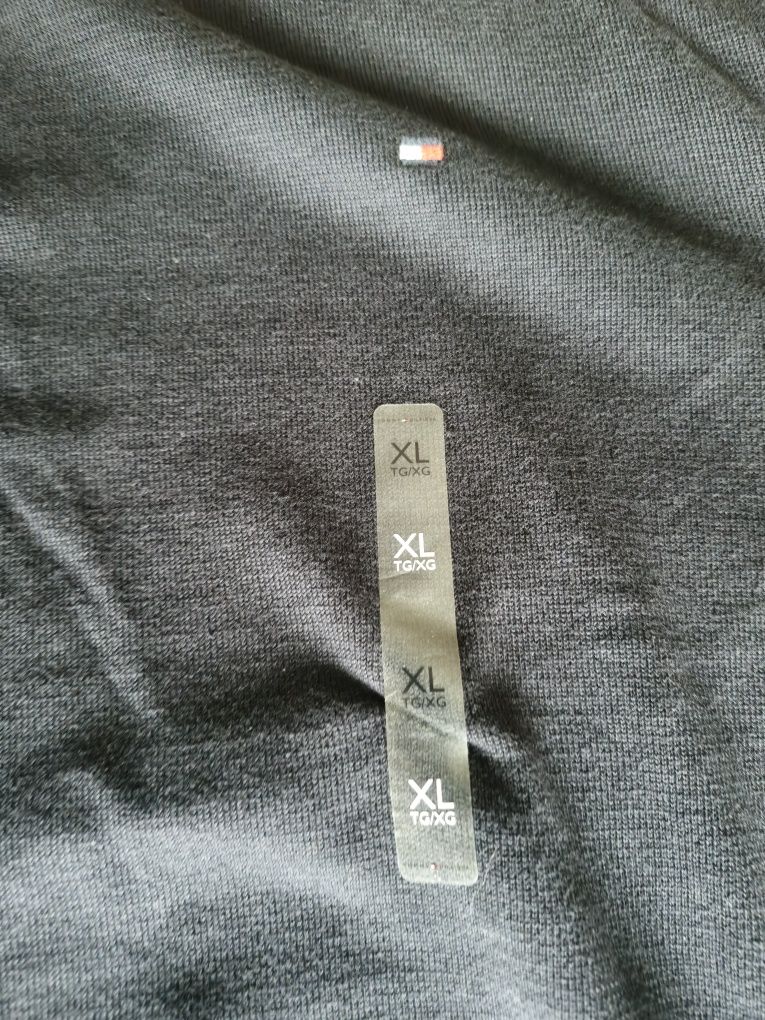 Свитер бренд Tomy HIlfiger