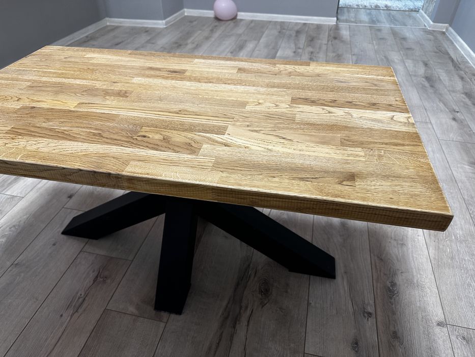 Холна маса от масивно  дърво