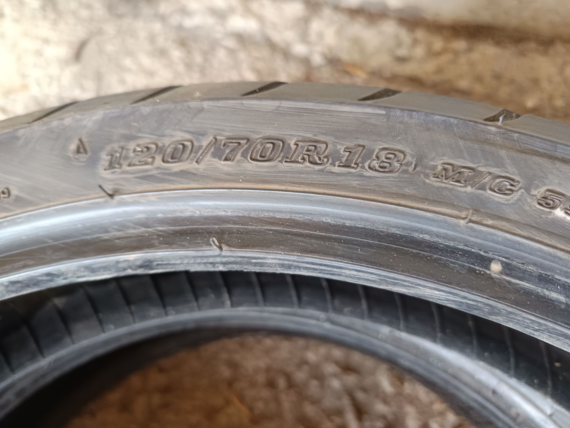 Мото гума 120 70 R 18 DUNLOP Дот 2119