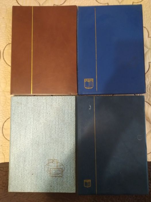 Se vinde colectie de timbre 4 clasoare RDG de 50 vechime