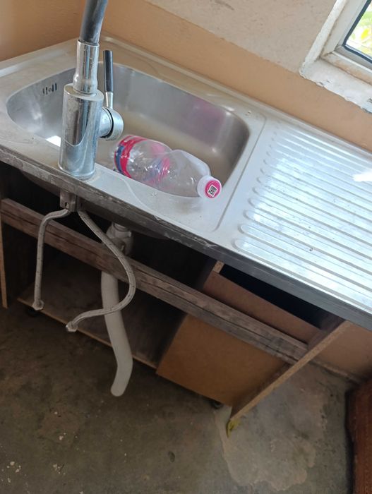 Продам две тумбы для кухни