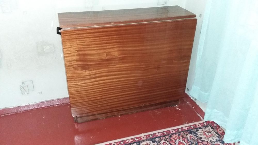 Продам стол книжка.