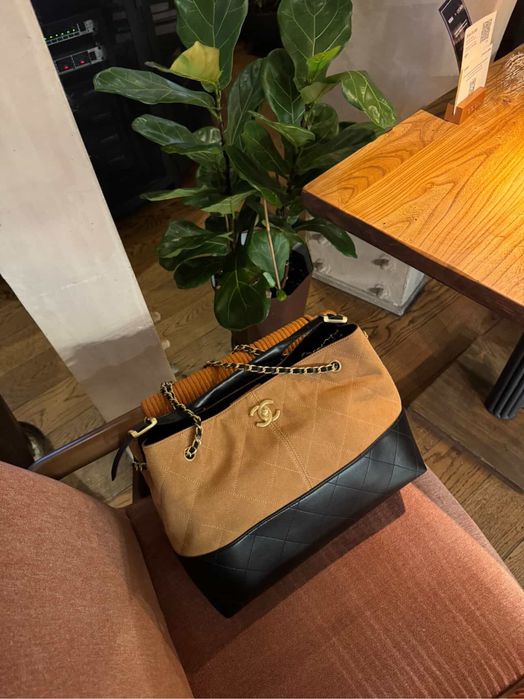 Сумка Hobo 25 от CHANEL