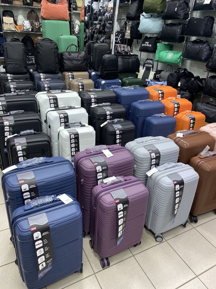 Чемоданы комплект или отдельно чехлы