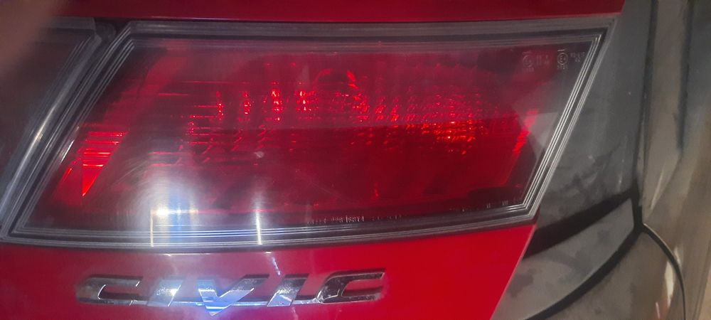 Продам фонари задние Хонда цивик.