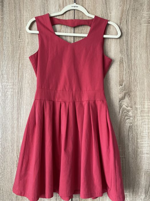 Къса рокля - циклама