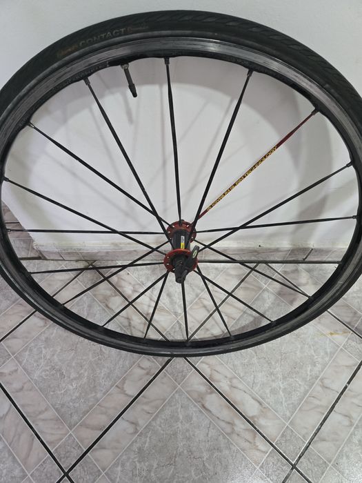 Vând două roti mavic ksyrium sl .