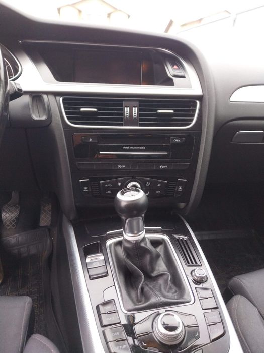 Audi a4 b8,5  avânt