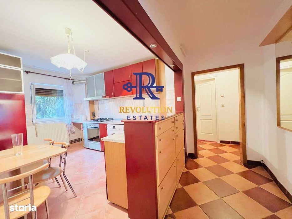 Ap 4 camere in Cetate, zona Mercur, boxa privata, bloc izolat, etj 2/4