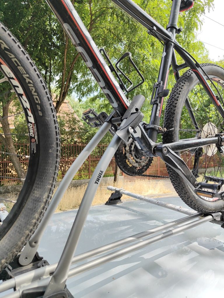 Vând suport bicicletă Thule