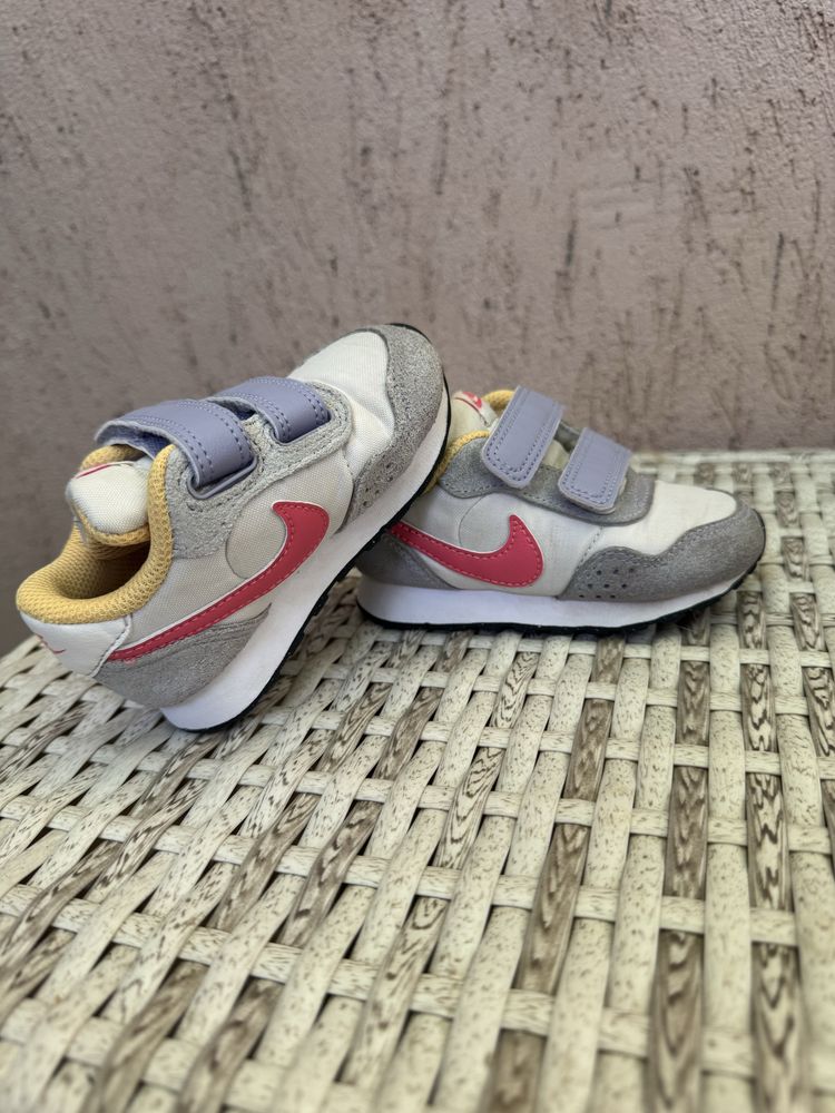Бебешки маратонки nike за момиче