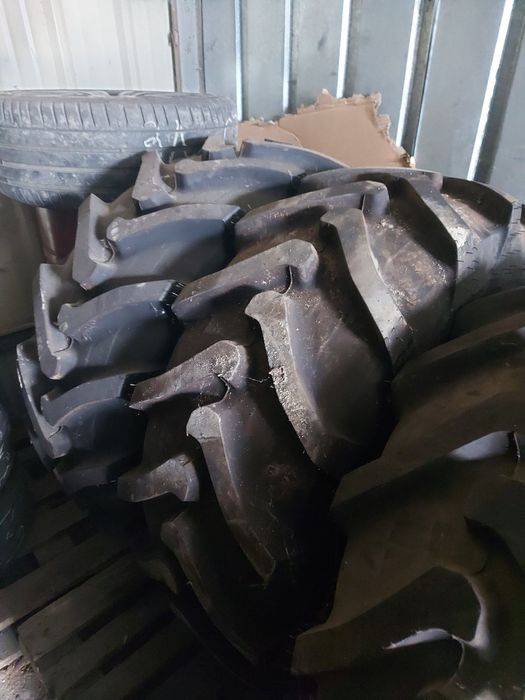 Гуми за трактор-маниту и д-р.