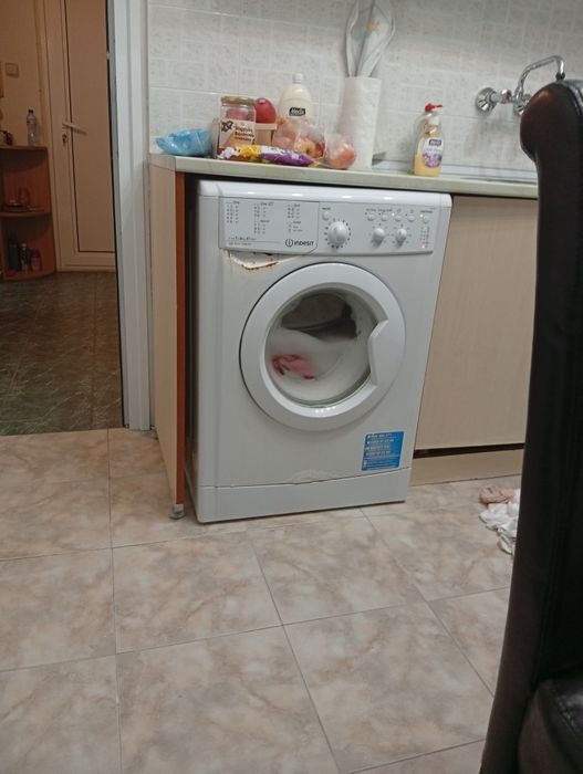 Пералня indesit. Работи.
