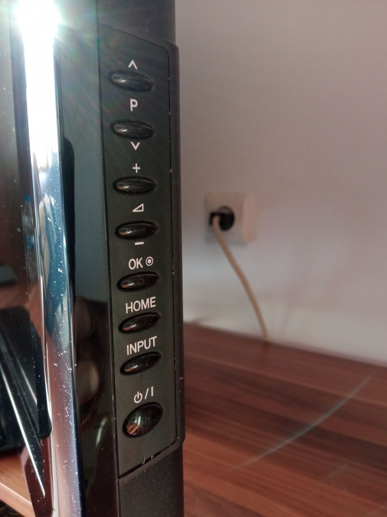 Телевизор LG  - LCD