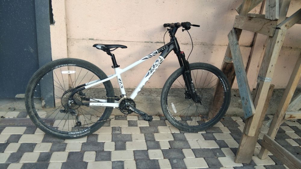 Велосипе Atomic Cali новый в хорошем состоянии