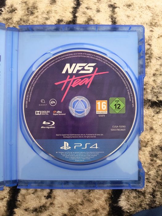 Продавам Плейстейшън 4 (PS4) спешно!!