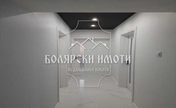 Продава се Четиристаен апартамент в Велико Търново, Център - 160 кв.м за 1407 €/кв.м - Снимка #12