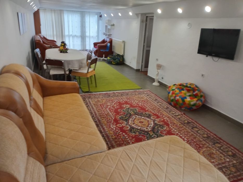 Apartament la casa zona decebal