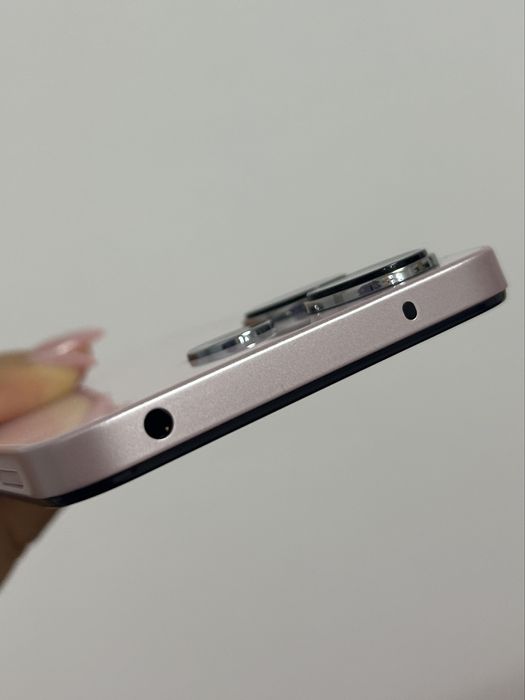 Xiaomi Redmi 13 – розов, почти нов