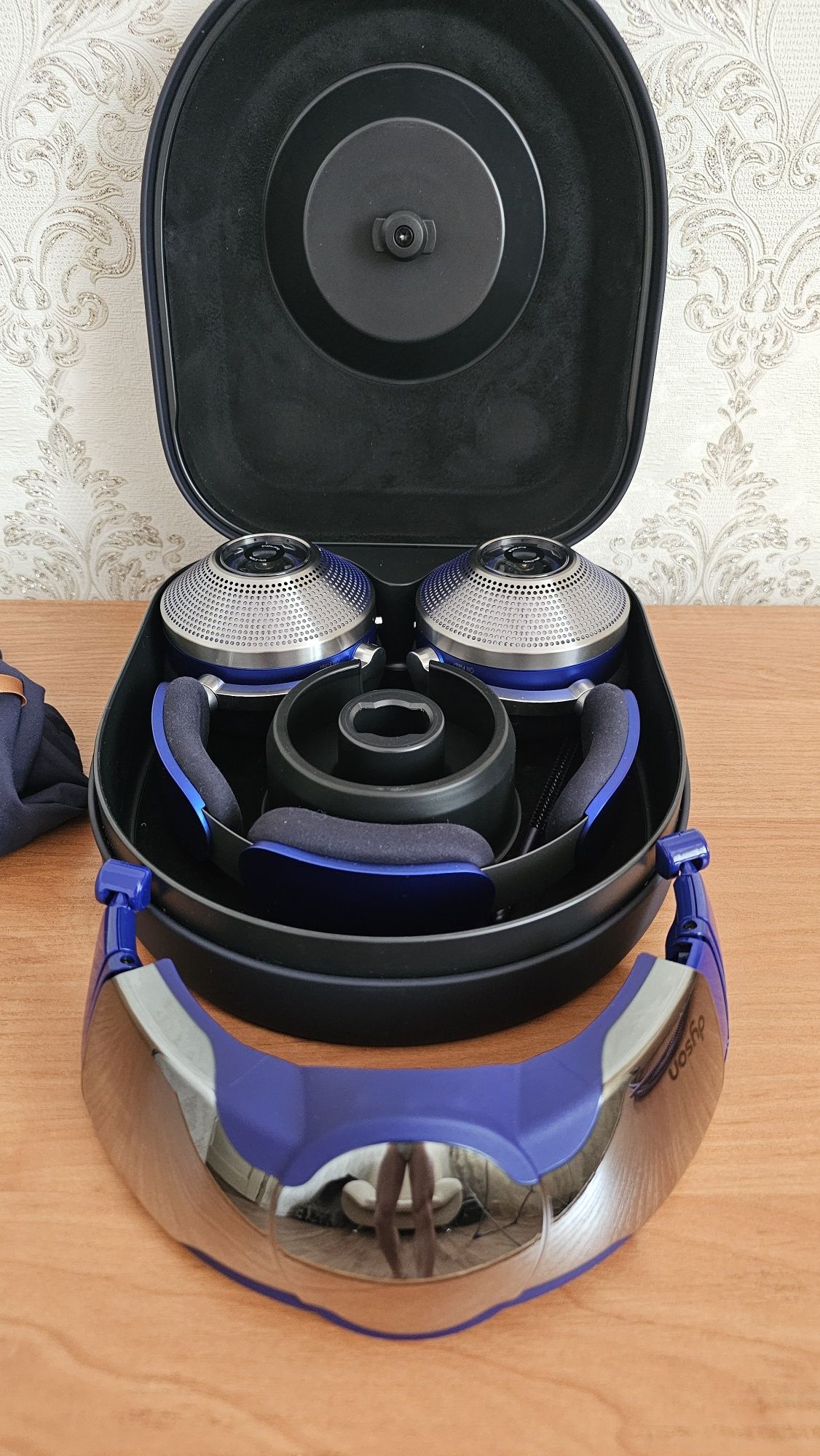 Наушники Dyson zone!
