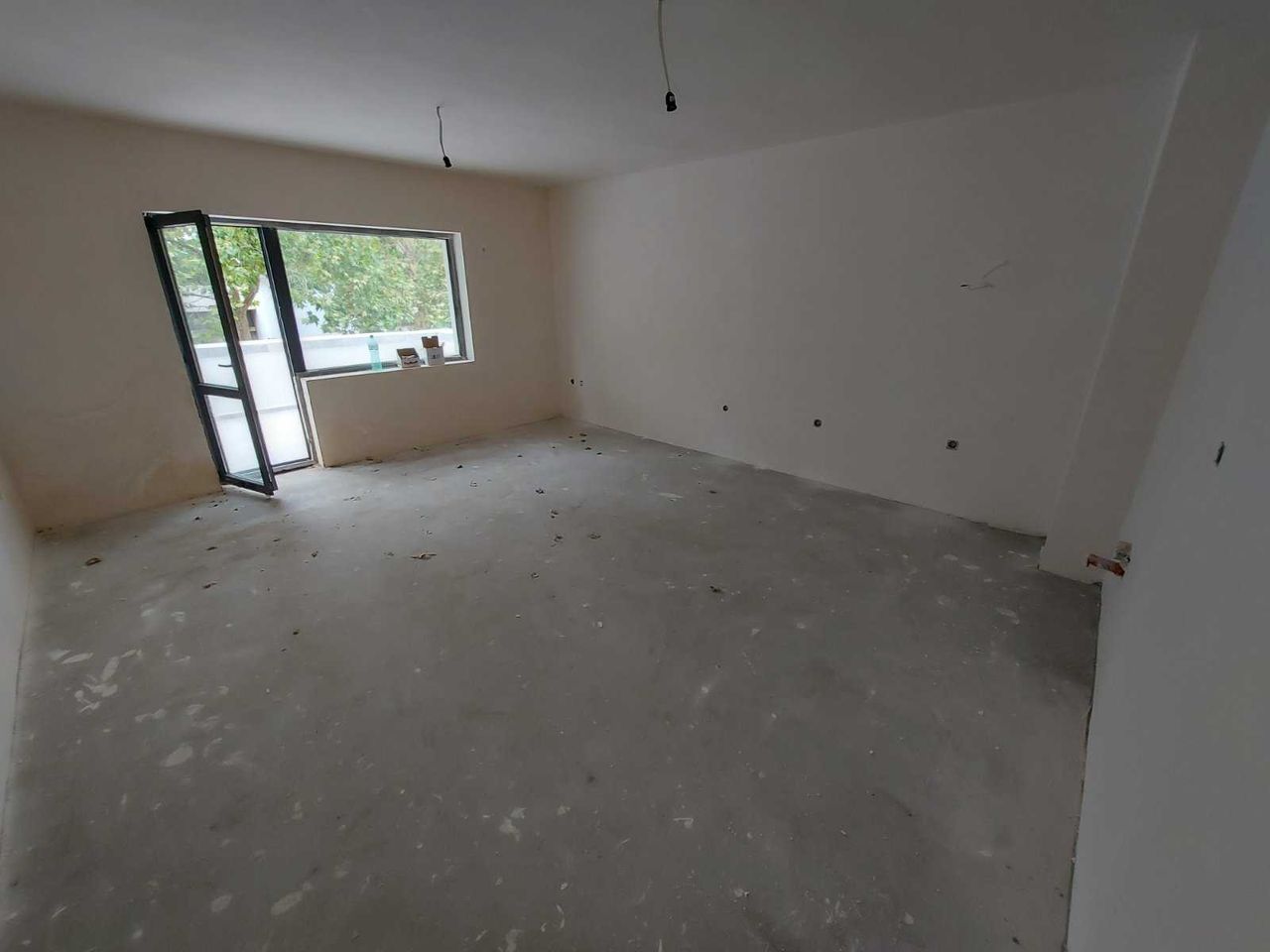Продава се Двустаен апартамент в Търговище, Запад 2 - 88 кв.м за 811 €/кв.м - Снимка #6