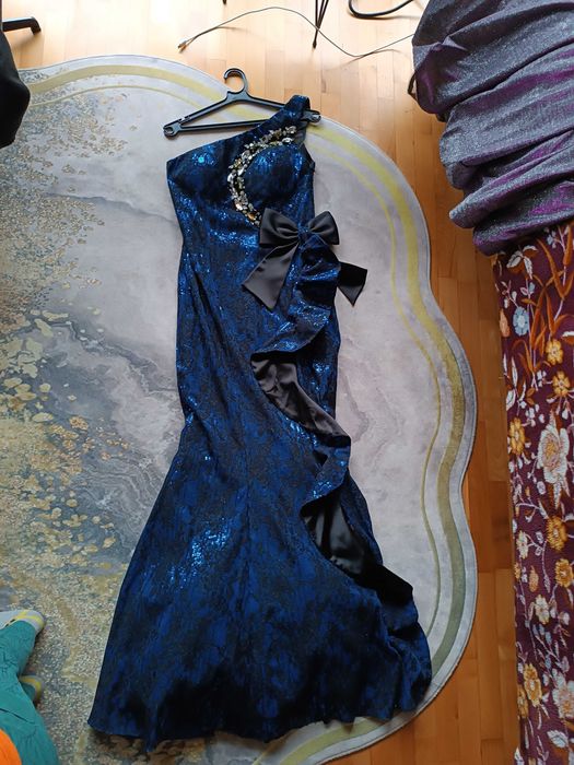 Лот от официални рокли