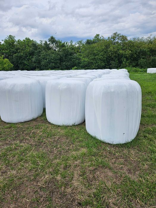 Фолирани бали от люцерна,    и ечемични рулонни бали