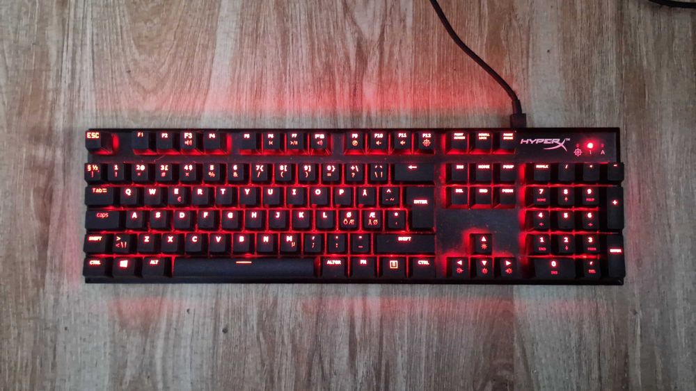 Vand Tastatura Gaming Mecanica HyperX Alloy FPS RED la 100lei