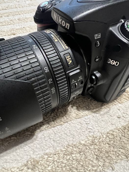 Nikon D90 DSLR + obiectiv nikon 18-105 vr, stare impecabila 23k cadre